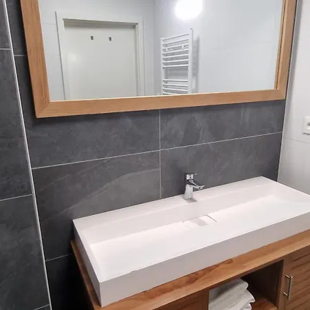 Bel Contemporain Avec Terrasse Climatisation Et Parking Payant En Option Daire Strazburg