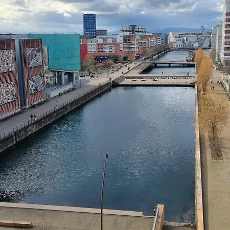 Apartment Bel Contemporain Avec Terrasse Climatisation Et Parking Payant En Option Strasbourg