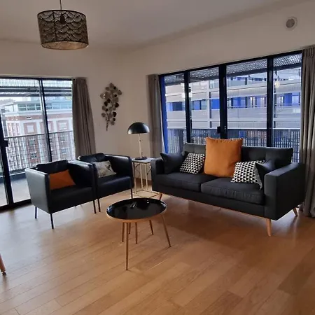 Bel Contemporain Avec Terrasse Climatisation Et Parking Payant En Option Apartment