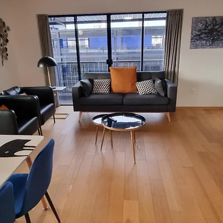 Bel Contemporain Avec Terrasse Climatisation Et Parking Payant En Option *